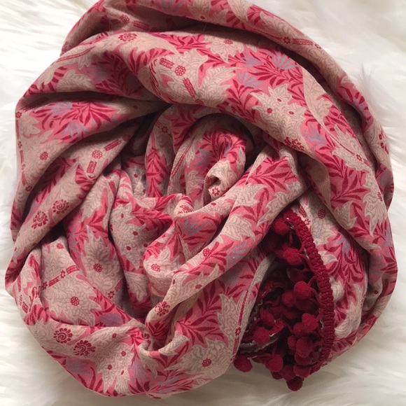 LOFT Accessories - LOFT 30 x 41” infinity tubular style scarf/wrap
